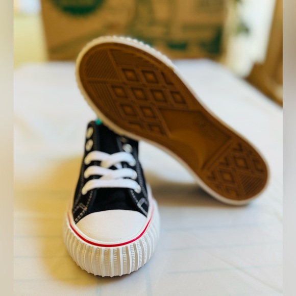 PF Flyer classic center lo new in box - Picture 6 of 6